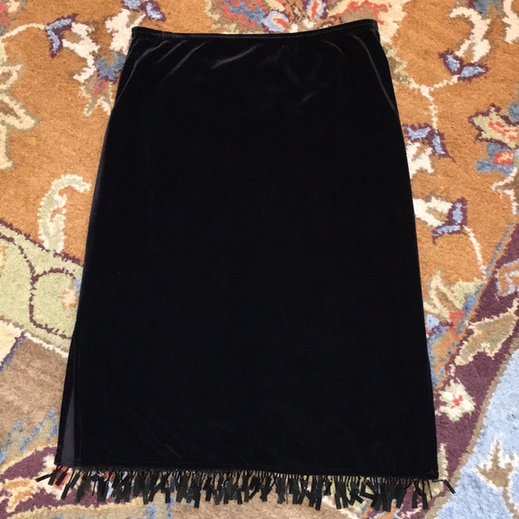 VINTAGE STUDIO Dresses & Skirts - VINTAGE STUDIO BLACK VELVET SKIRT !